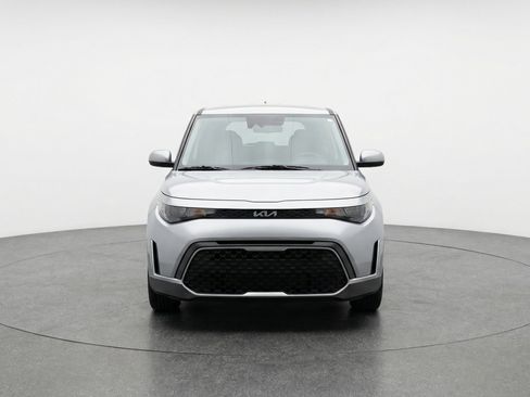 Used 2025 Kia Soul LX w/ LX Technology Package image 2