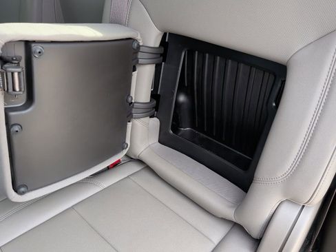 Used 2023 GMC Sierra 1500 SLT image 39