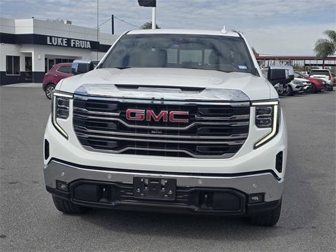 Used 2024 GMC Sierra 1500 SLT image 2