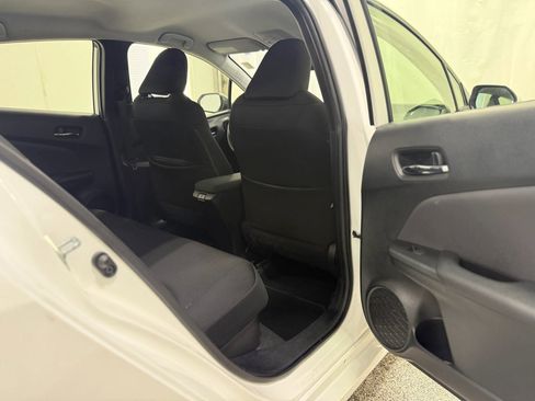 Used 2021 Toyota Prius LE image 30