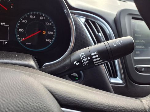 Used 2018 Chevrolet Malibu LT image 14