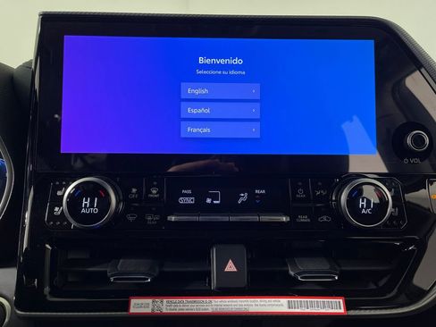 New 2026 Toyota Highlander Platinum AWD/4WD image 20