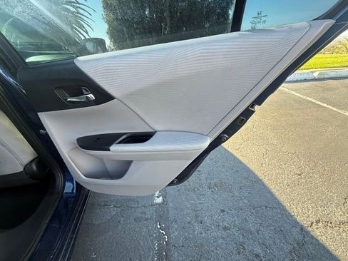 Used 2017 Honda Accord LX image 13