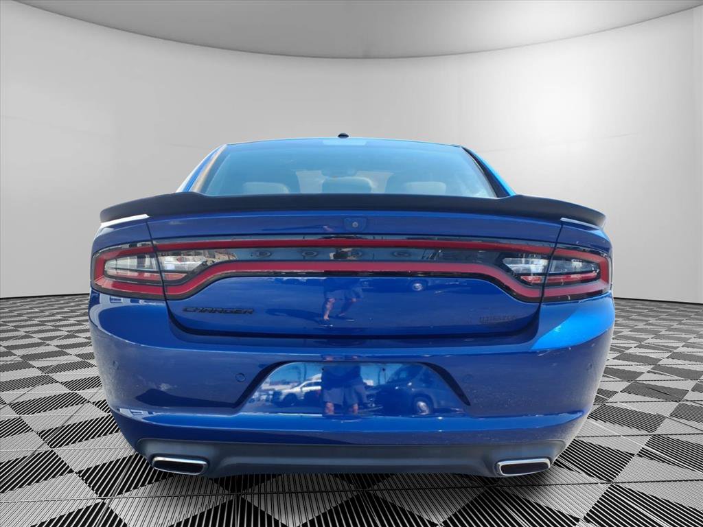 Used 2022 Dodge Charger SXT w/ Blacktop Package RWD image 26