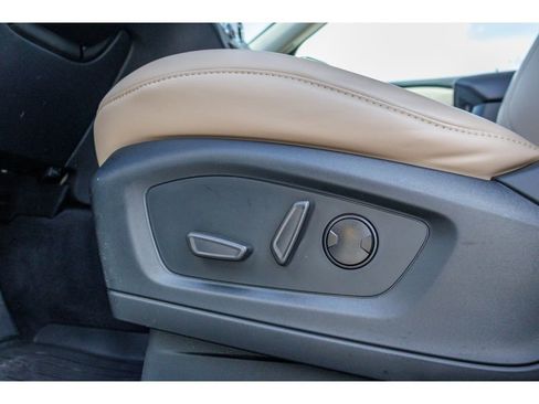 Used 2024 Ford Explorer XLT w/ Equipment Group 202A AWD/4WD image 17