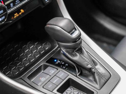 Used 2023 Toyota RAV4 XLE Premium image 20