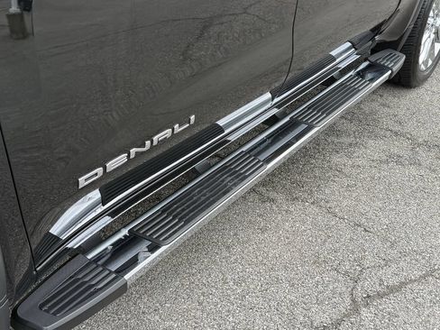 Used 2023 GMC Sierra 1500 Denali AWD/4WD image 17