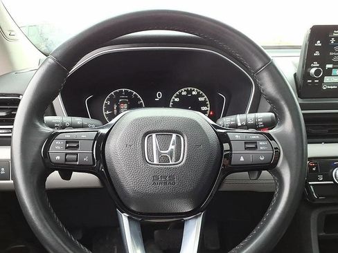 Used 2025 Honda Pilot Touring image 26