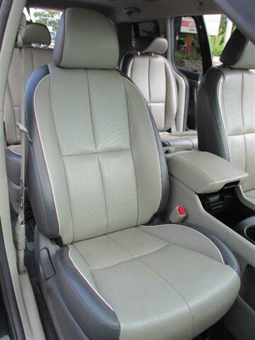 Used 2017 Kia Sedona LX w/ LX Essentials Premium Package FWD image 22