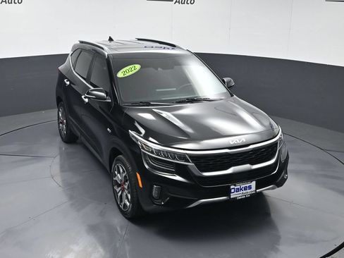 Certified 2022 Kia Seltos SX w/ Sunroof Package AWD/4WD image 50