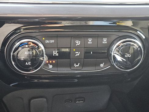 New 2026 Chevrolet Trax ACTIV w/ Driver Confidence Package image 17