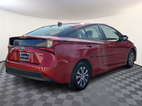 Used 2022 Toyota Prius LE image 4