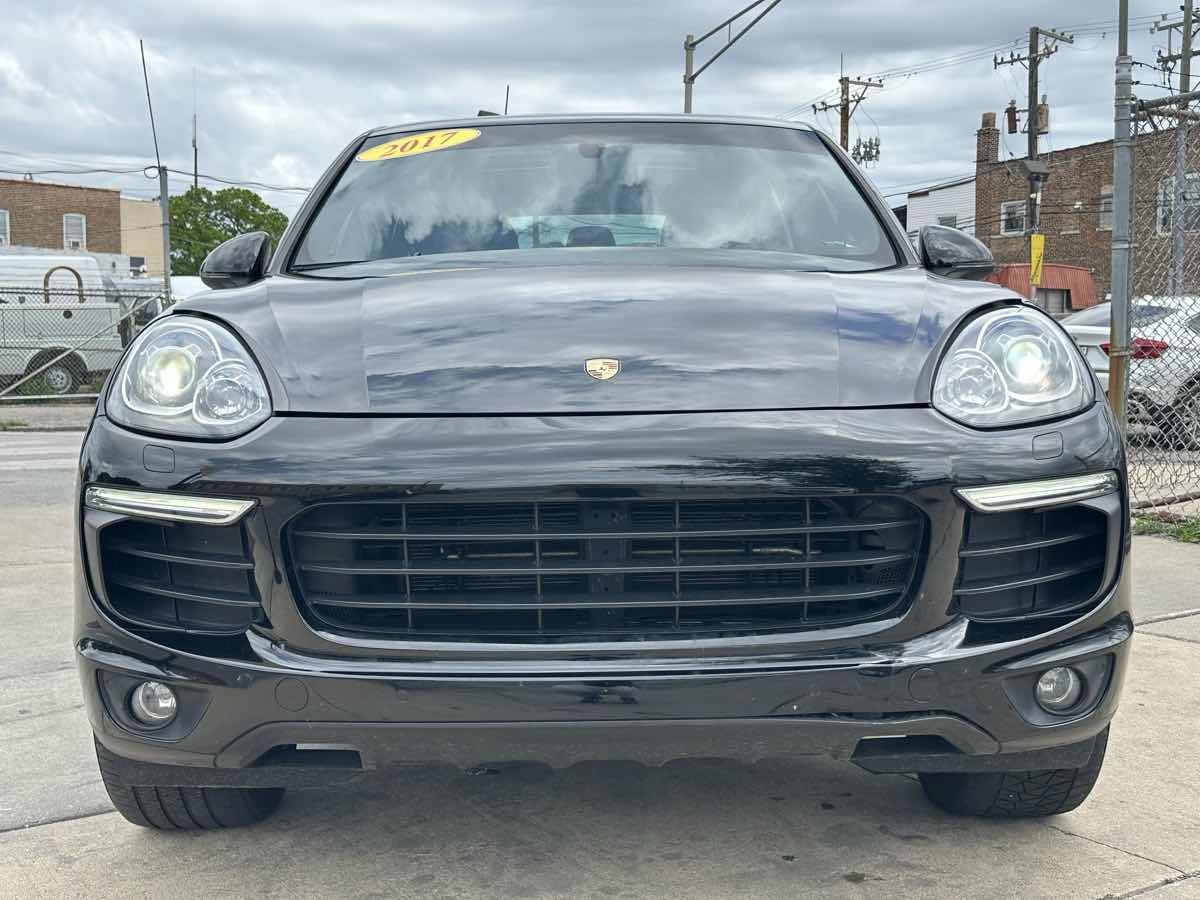 Used 2017 Porsche Cayenne AWD/4WD image 2