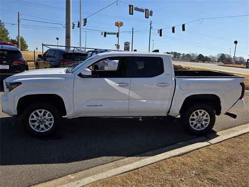 Used 2024 Toyota Tacoma SR5 image 4