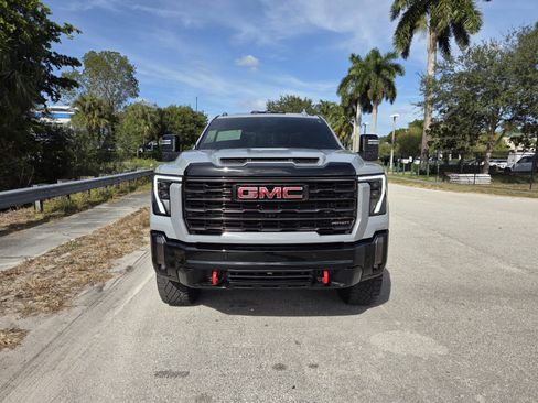 Used 2024 GMC Sierra 2500 AT4X image 8