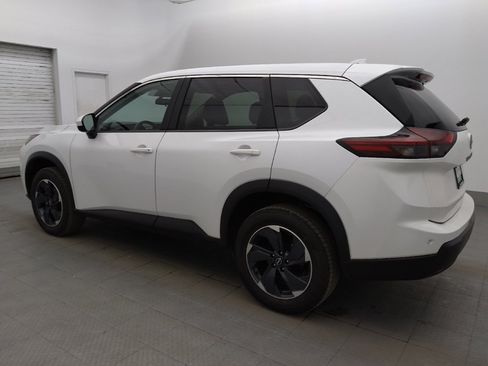 Used 2025 Nissan Rogue SV AWD/4WD image 3