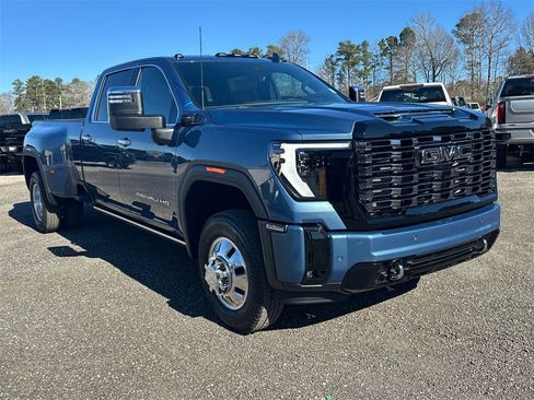 New 2026 GMC Sierra 3500 Denali Ultimate image 4