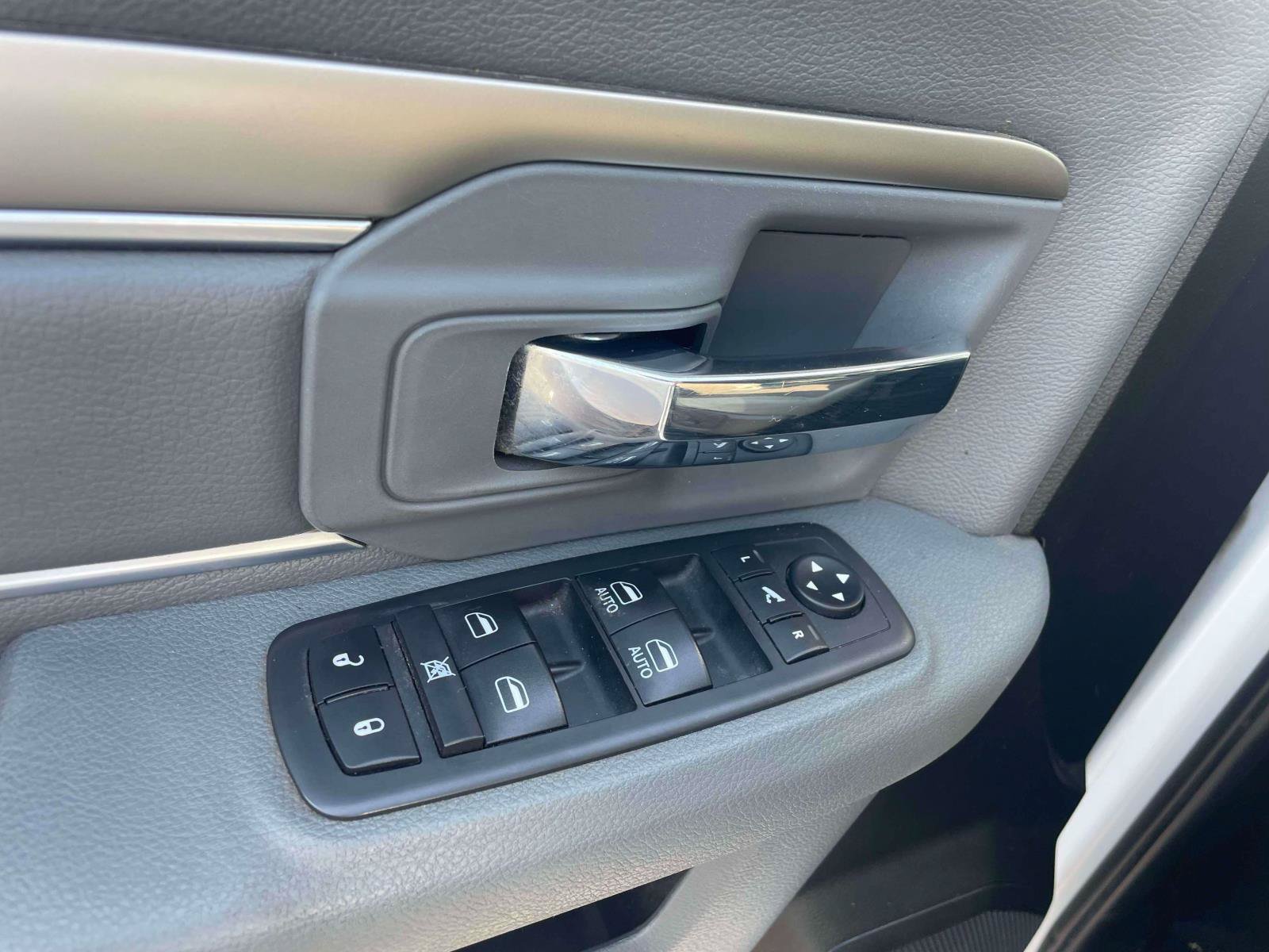 Used 2019 RAM 1500 Big Horn AWD/4WD image 11