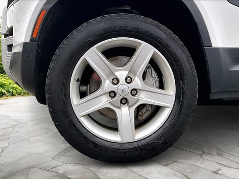 Used 2022 Land Rover Defender 110 SE image 9