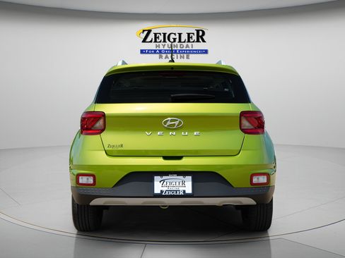 Certified 2023 Hyundai Venue SEL FWD image 6