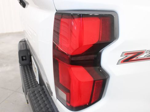New 2025 Chevrolet Colorado Z71 w/ Midnight Edition AWD/4WD image 16
