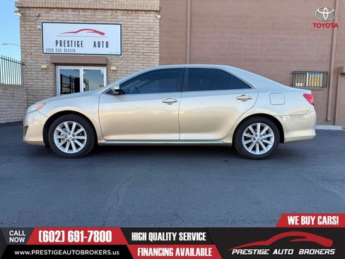 Used 2012 Toyota Camry XLE image 1