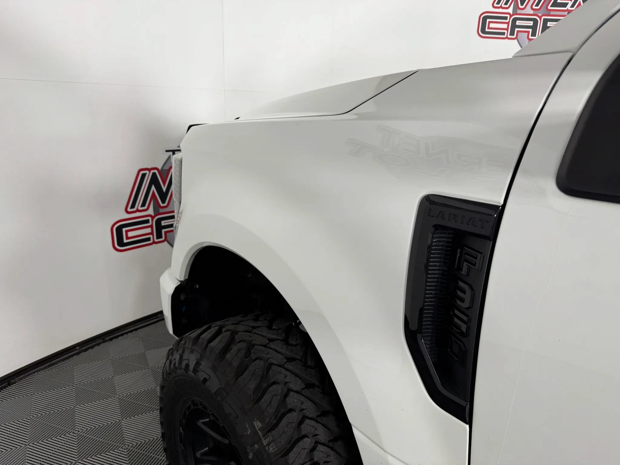 Used 2022 Ford F350 Lariat w/ Black Appearance Package AWD/4WD image 26