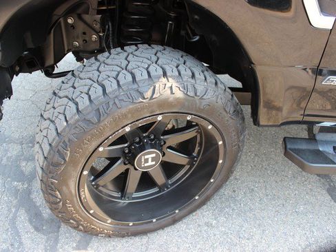 Used 2018 Ford F250 Platinum w/ FX4 Off-Road Package AWD/4WD image 4