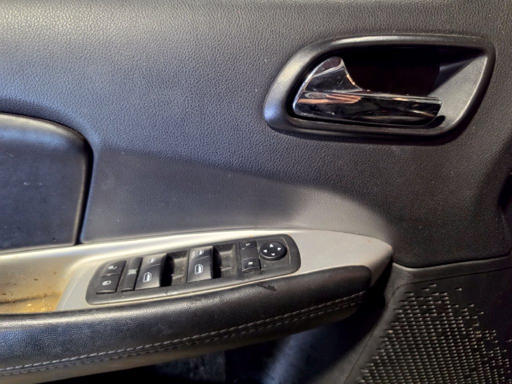 Used 2018 Dodge Journey SE w/ Connectivity Group FWD image 5