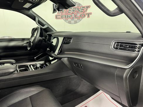 Used 2024 Jeep Wagoneer Series II w/ Convenience Group I AWD/4WD image 12