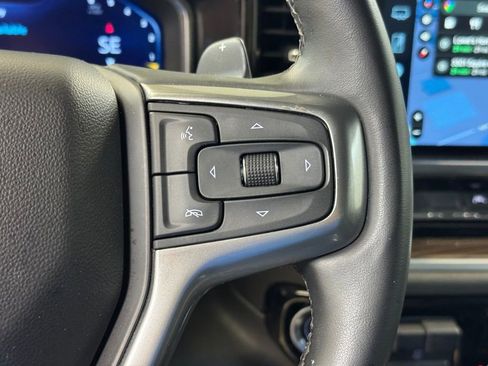 Used 2025 Chevrolet Silverado 1500 LT AWD/4WD image 34