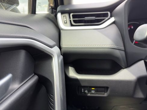 Used 2025 Toyota RAV4 XLE image 15