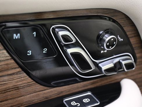 Used 2019 Land Rover Range Rover Supercharged image 14