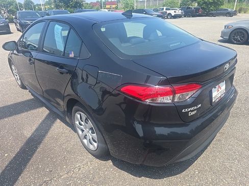 Used 2024 Toyota Corolla LE FWD image 7