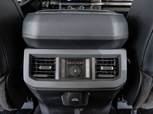 Used 2025 Ford F250 Lariat AWD/4WD image 37