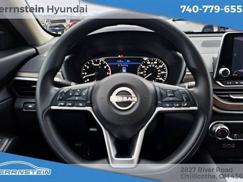 Used 2024 Nissan Altima 2.5 SV image 10
