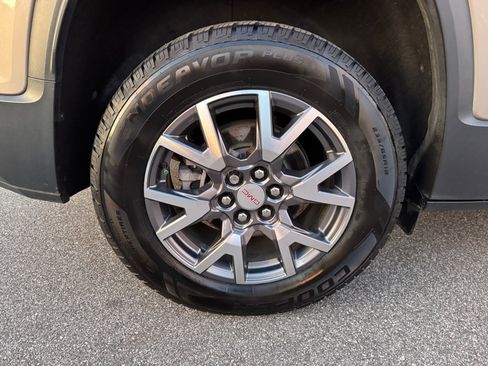 Certified 2022 GMC Acadia SLT w/ Trailering Package image 26