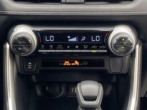 Certified 2025 Toyota RAV4 LE AWD/4WD image 32