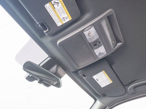 Used 2024 Nissan Frontier PRO-4X w/ Technology Package image 14