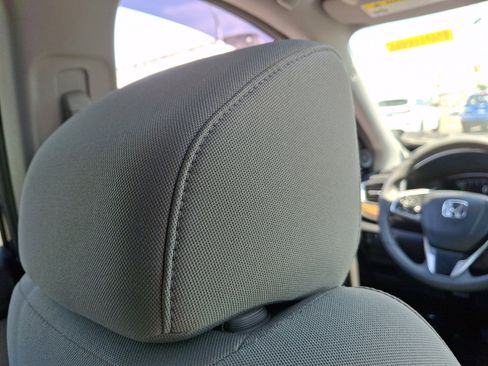 Used 2018 Honda CR-V EX image 9
