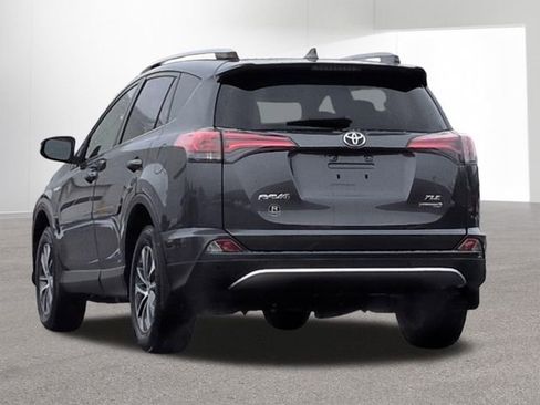 Used 2018 Toyota RAV4 XLE w/ Convenience Package image 9