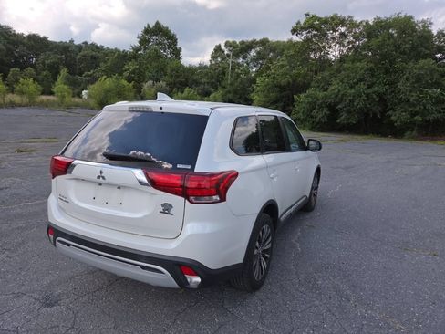 Used 2020 Mitsubishi Outlander AWD image 5