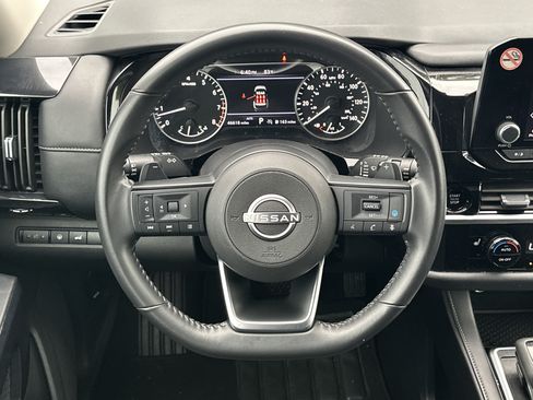 Used 2025 Nissan Pathfinder SV AWD/4WD image 25
