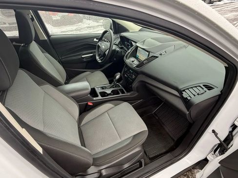 Used 2019 Ford Escape SE image 32