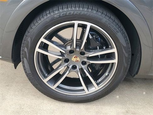 Certified 2023 Porsche Cayenne Turbo image 11