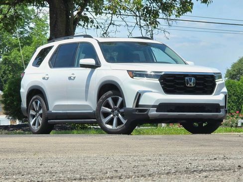 Used 2024 Honda Pilot Elite image 1