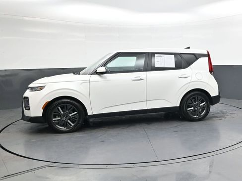 Used 2021 Kia Soul EX image 8