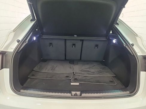 Used 2024 Audi Q4 e-tron Prestige w/ Black Optic Plus Package image 11