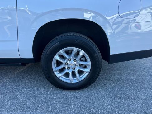 Used 2025 Chevrolet Suburban LT w/ Comfort Package RWD image 22