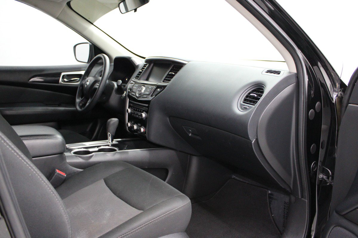 Used 2020 Nissan Pathfinder S FWD image 11